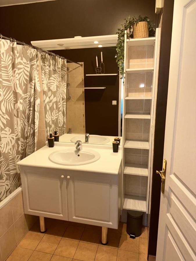 Superbe Appartement Tout Equipe Avec Parking. Marseille Bagian luar foto