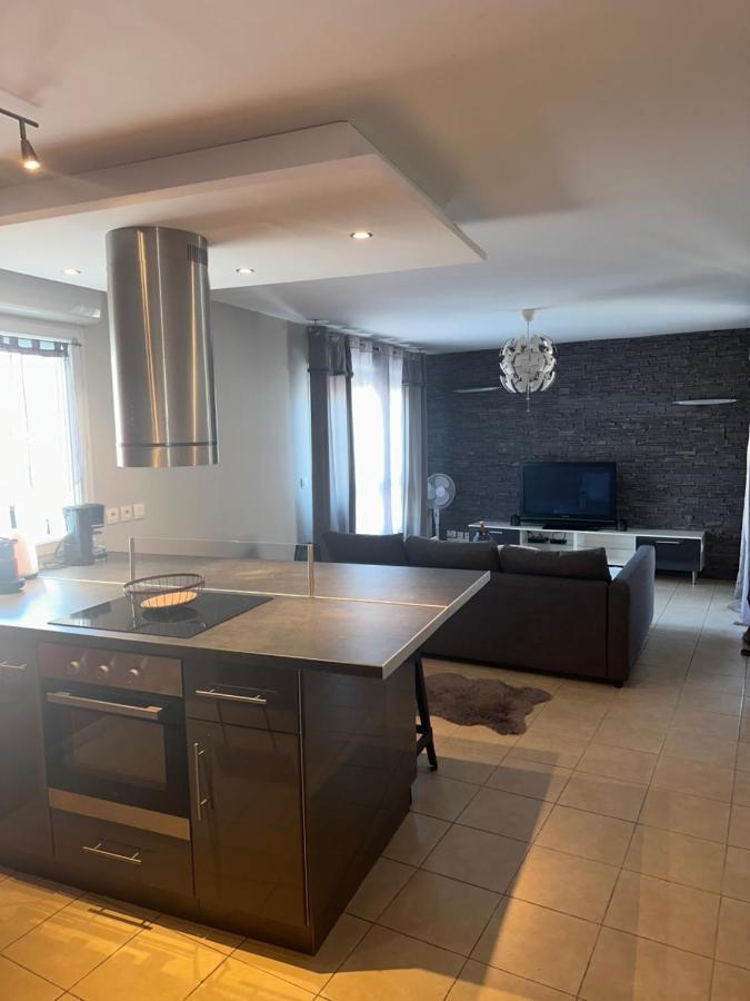Superbe Appartement Tout Equipe Avec Parking. Marseille Bagian luar foto
